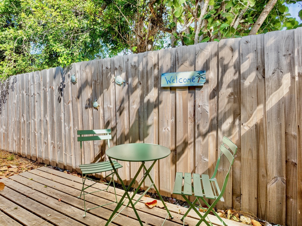Private Patio - Outdoor Seating