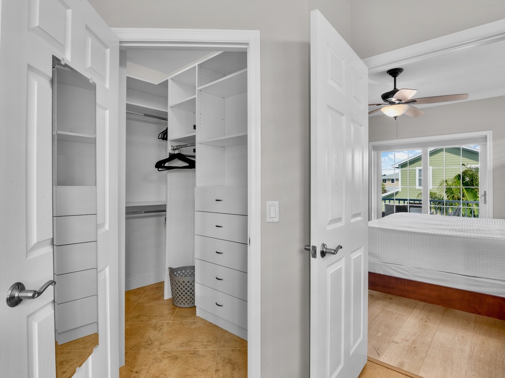 Primary Bedroom, Walk-in closet