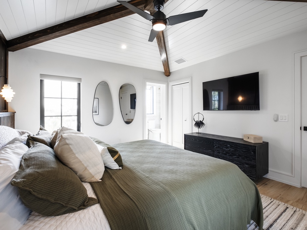 Primary Bedroom, King