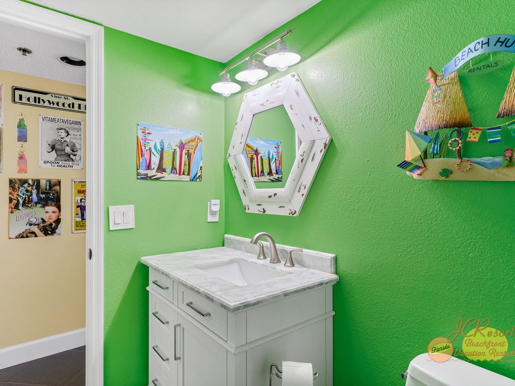 Beach Palms 409 Guest bathroom