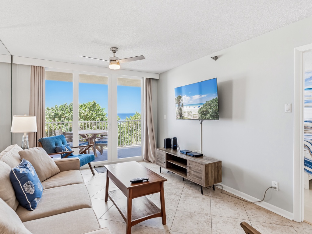 JC Resorts Hamilton House Living Room Indian Rocks Beach-2(2048 Pixels)11