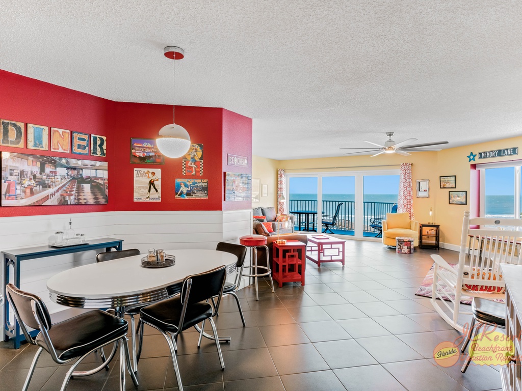 Beach Palms 409 dining room