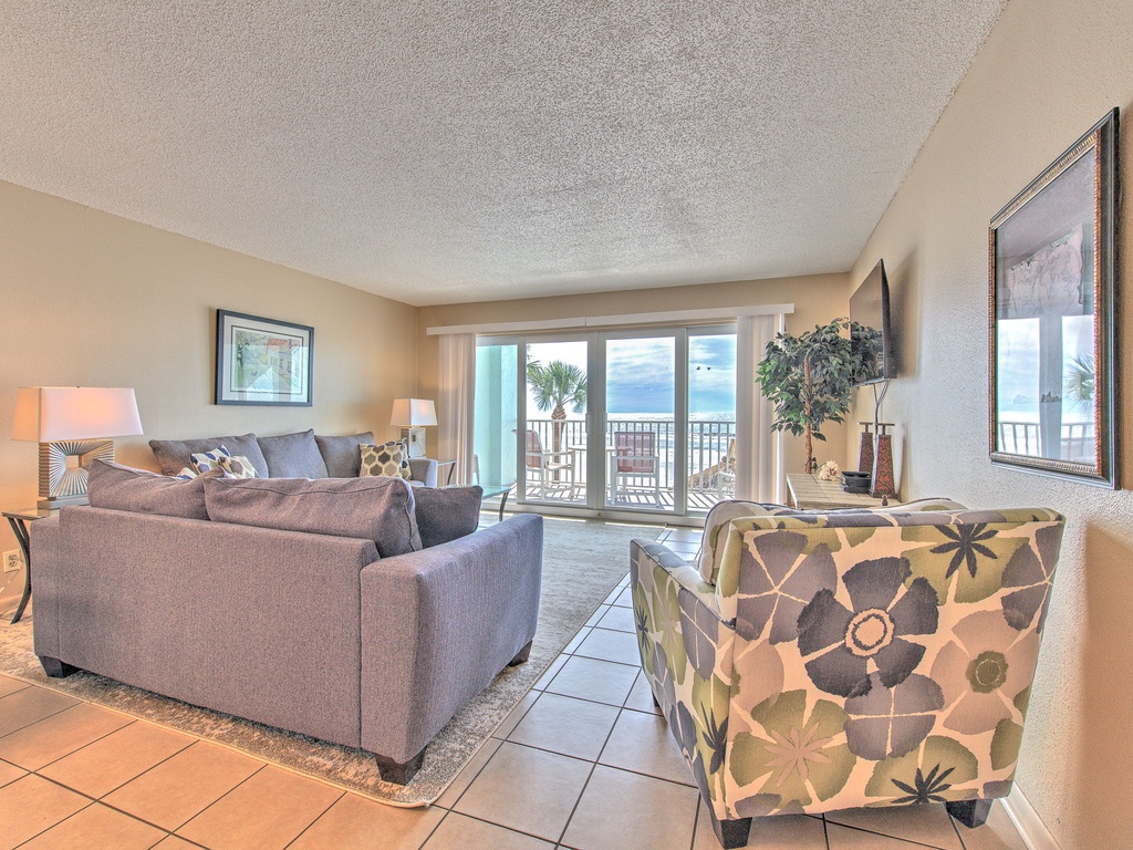 18-web-or-mls-JCResorts Ram Sea RS102 Living Room N Redington Shores-2