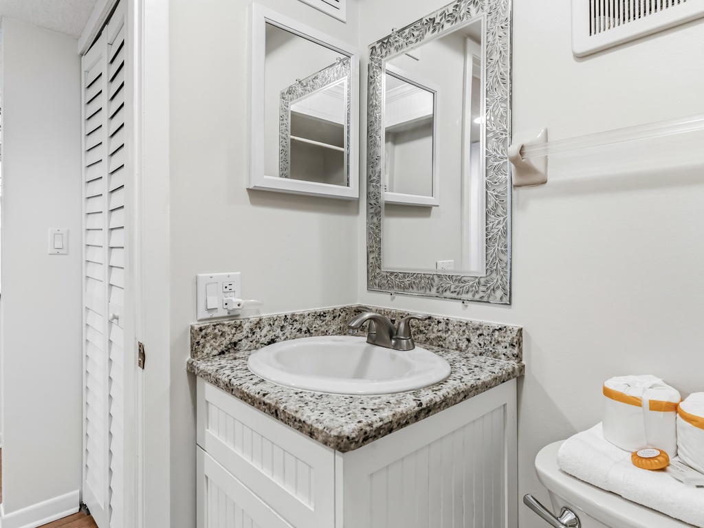 JC Resorts Hamilton House 302 Bathroom 2 Indian Rocks Beach-2(2048 Pixels)29