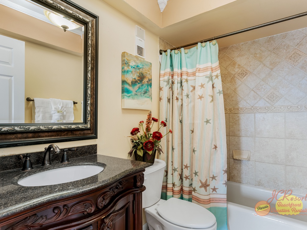 Sea Oats 501 main bathroom