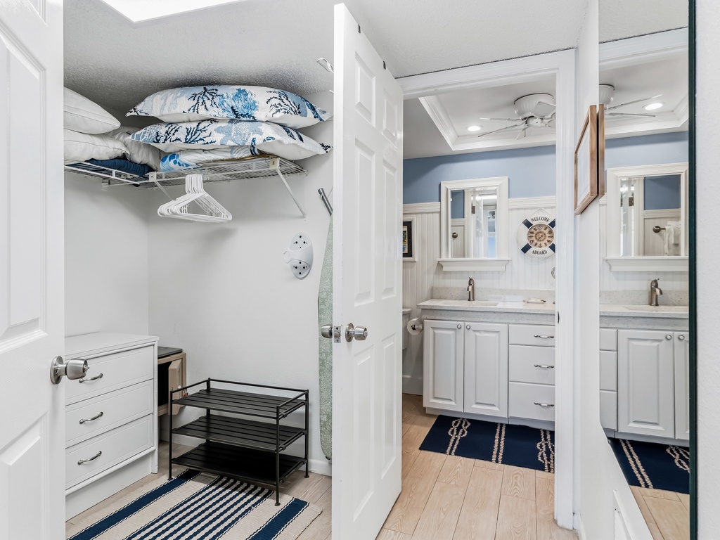 JC Resorts Sand Dollar 210 Bedroom 1 Indian Shores-5(2048 Pixels)21