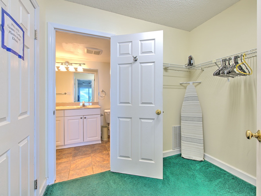 JC Resorts Redington Shores Sea Oats 106 main bedroom closet