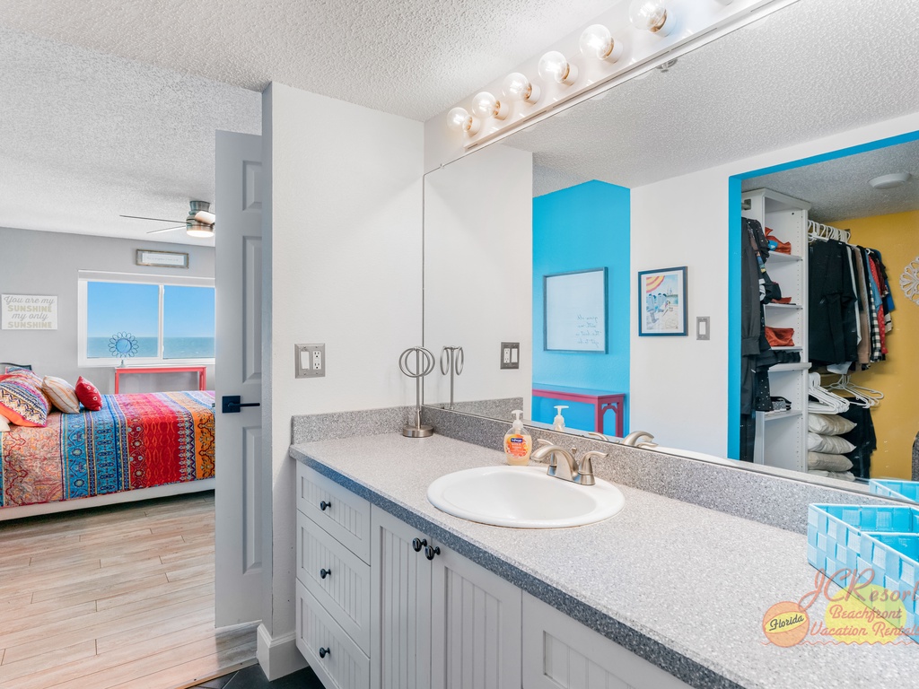 Beach Palms 409 Main bathroom