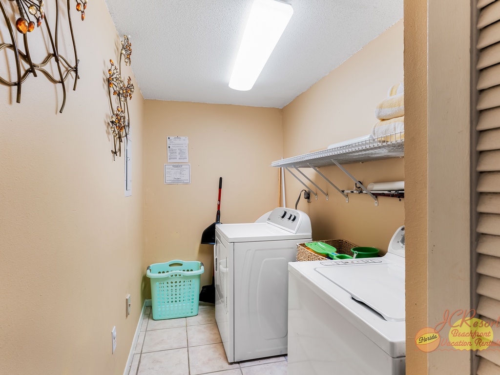 Sea Oats 501 has a washer & dryer