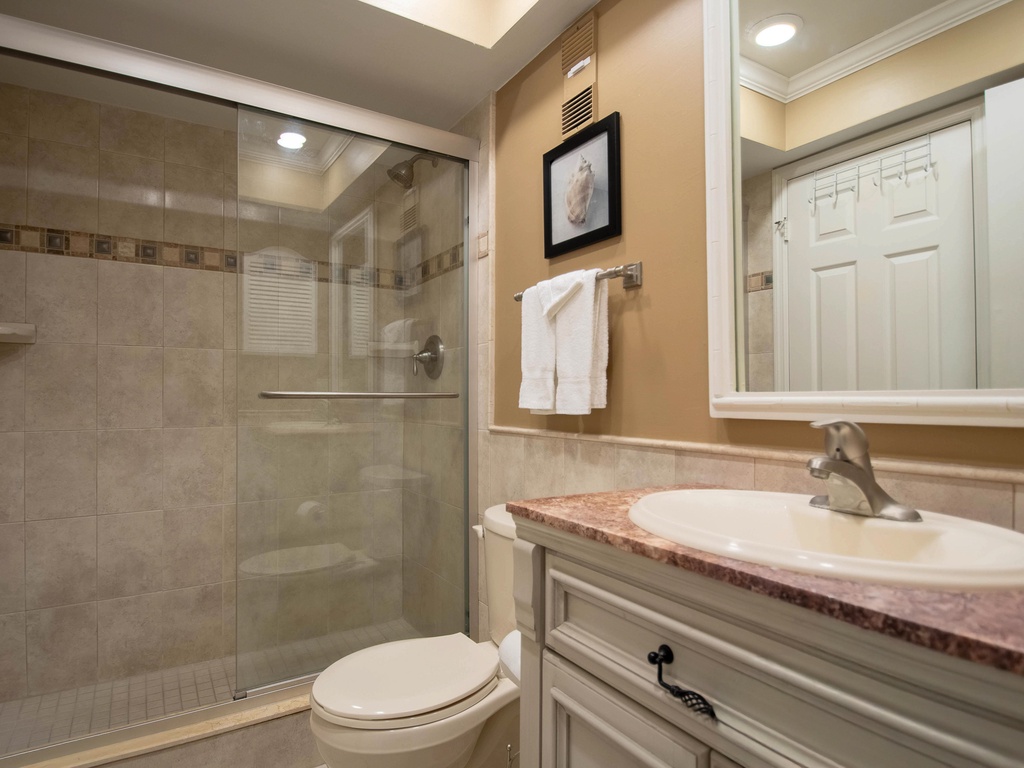 12 JCResortsRamSea106MasterBathroom1NRedingtonBeach-12