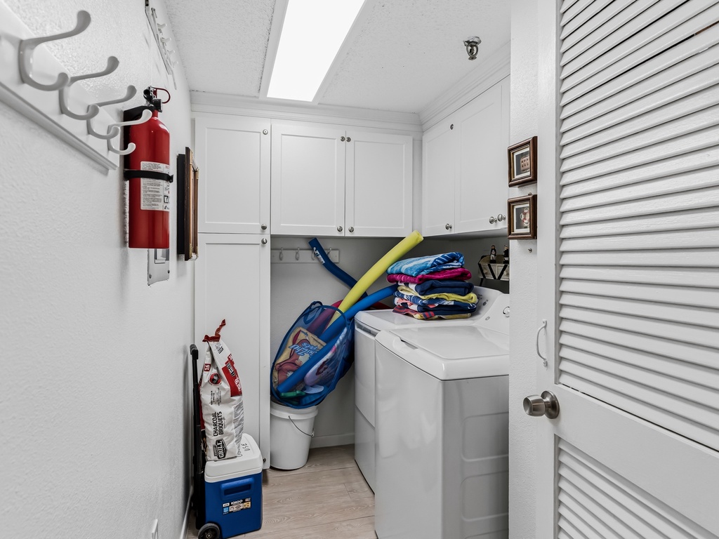 JC Resorts Sand Dollar 210 Laundry Indian Shores-1(2048 Pixels)39