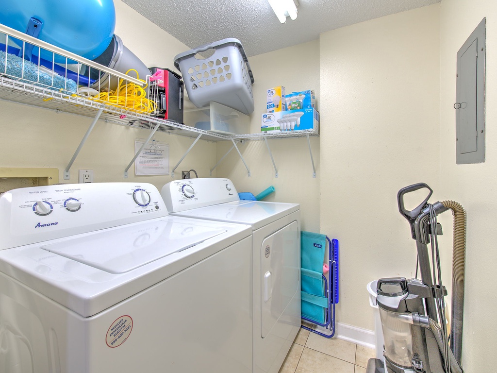 JC Resorts Redington Shores Sea Oats 106 Laundry room 1
