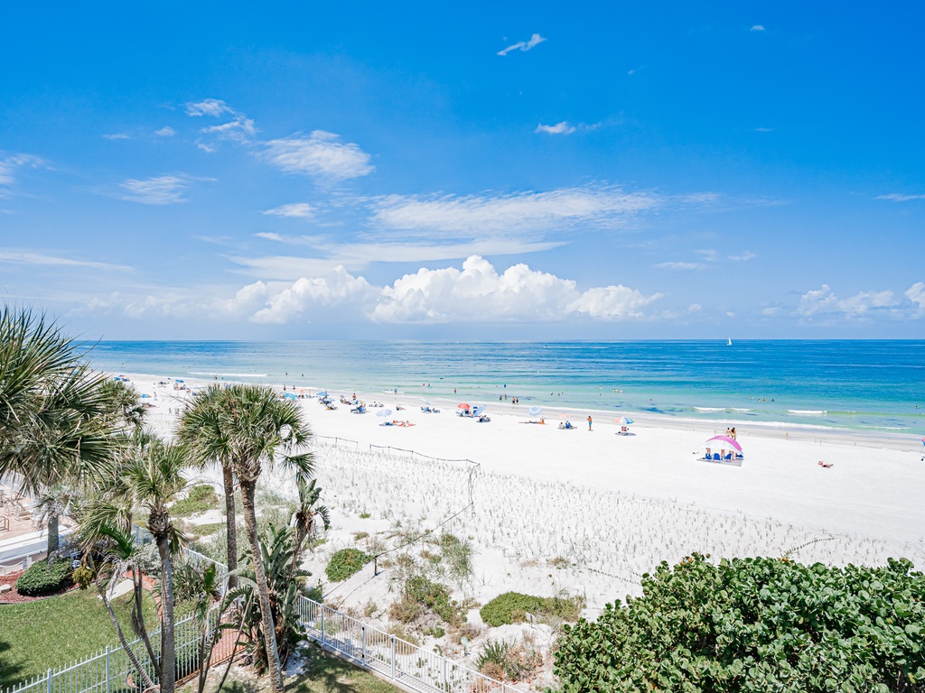 JC Resorts Hamilton House 302 Balcony Indian Rocks Beach-1(2048 Pixels)1