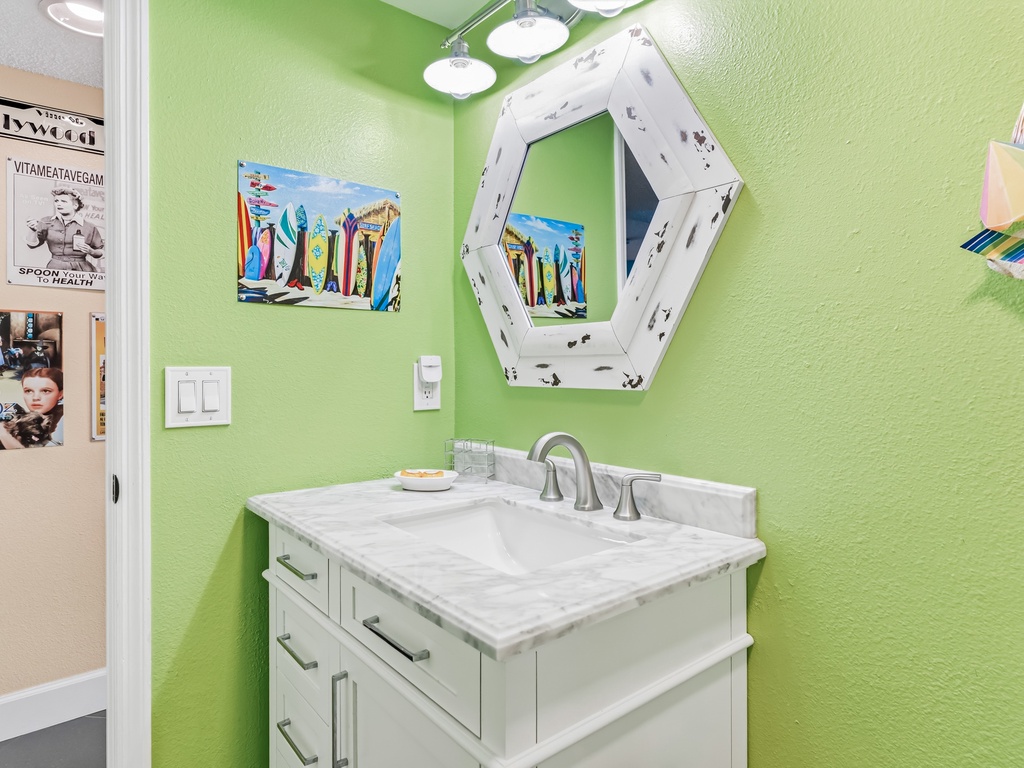 JC Resorts Beach Palms 409 Bathroom 2 Indian Shores-2(2048 Pixels)32
