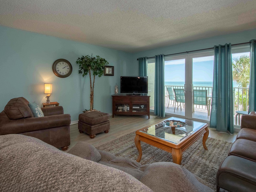 4 1 JCResortsRamSea106LivingRoom2NRedingtonBeach-3