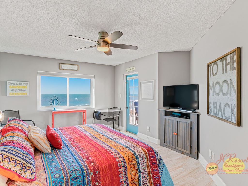 Beach Palms 409 Main bedroom