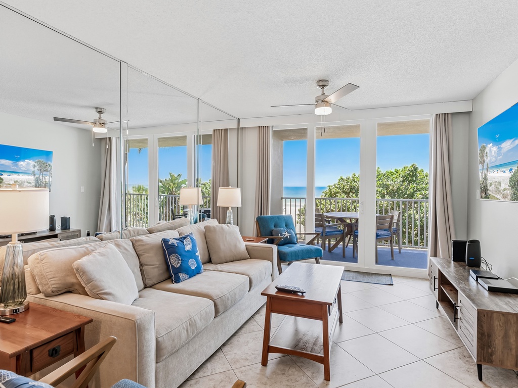 JC Resorts Hamilton House Living Room Indian Rocks Beach-1(2048 Pixels)10