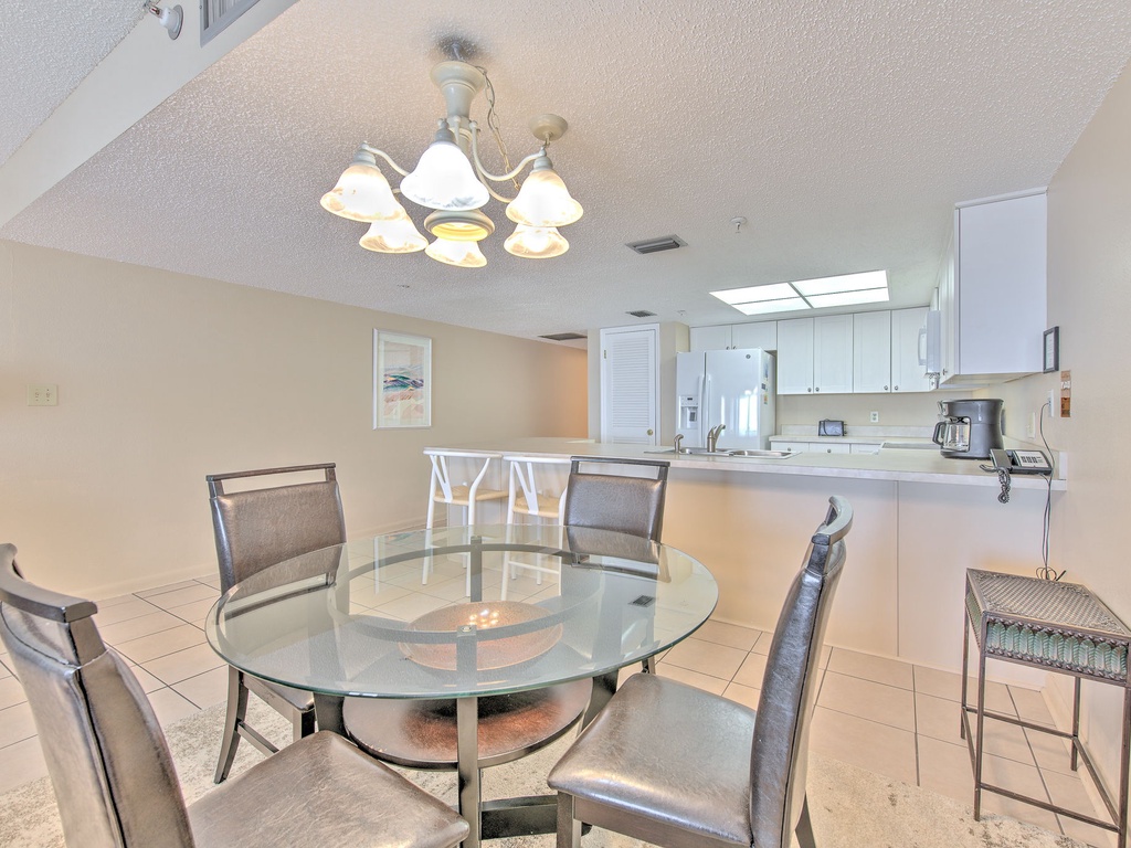 14-web-or-mls-JCResorts Ram Sea RS102 Dining Room N Redington Shores-2
