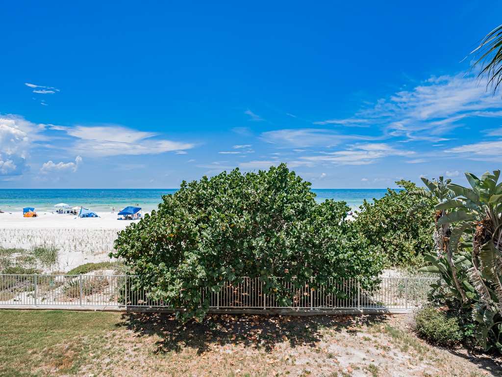 JC Resorts Hamilton House Balcony Indian Rocks Beach-2(2048 Pixels)3