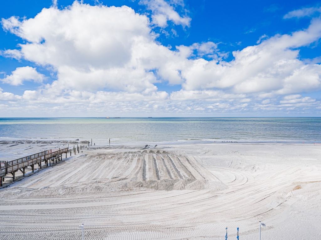 JC Resorts Sand Dollar 409 Balcony Indian Shores-2(2048 Pixels)1