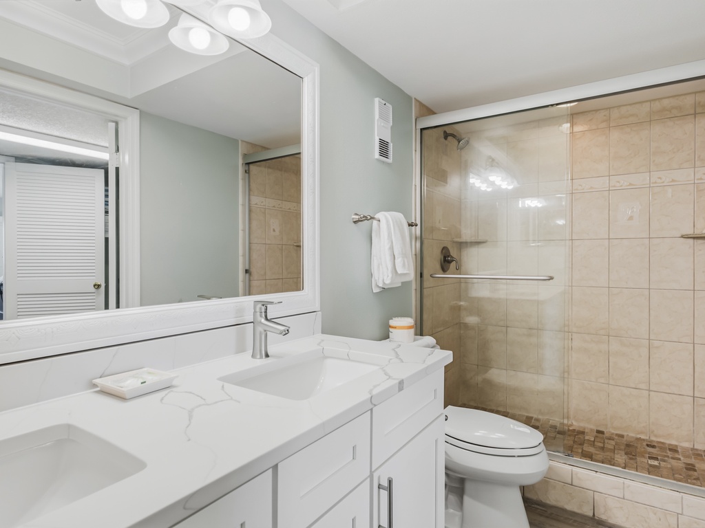 JC Resorts Sand Dollar 203 Bathroom 1 Indian Shores-1(2048 Pixels)36