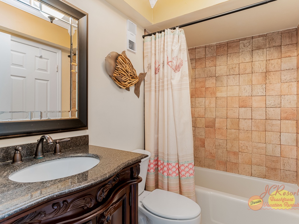 Sea Oats 501 Guest bathroom