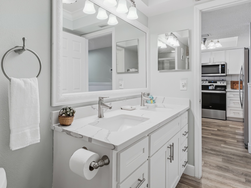 JC Resorts Sand Dollar 203 Bathroom 2 Indian Shores-2(2048 Pixels)39