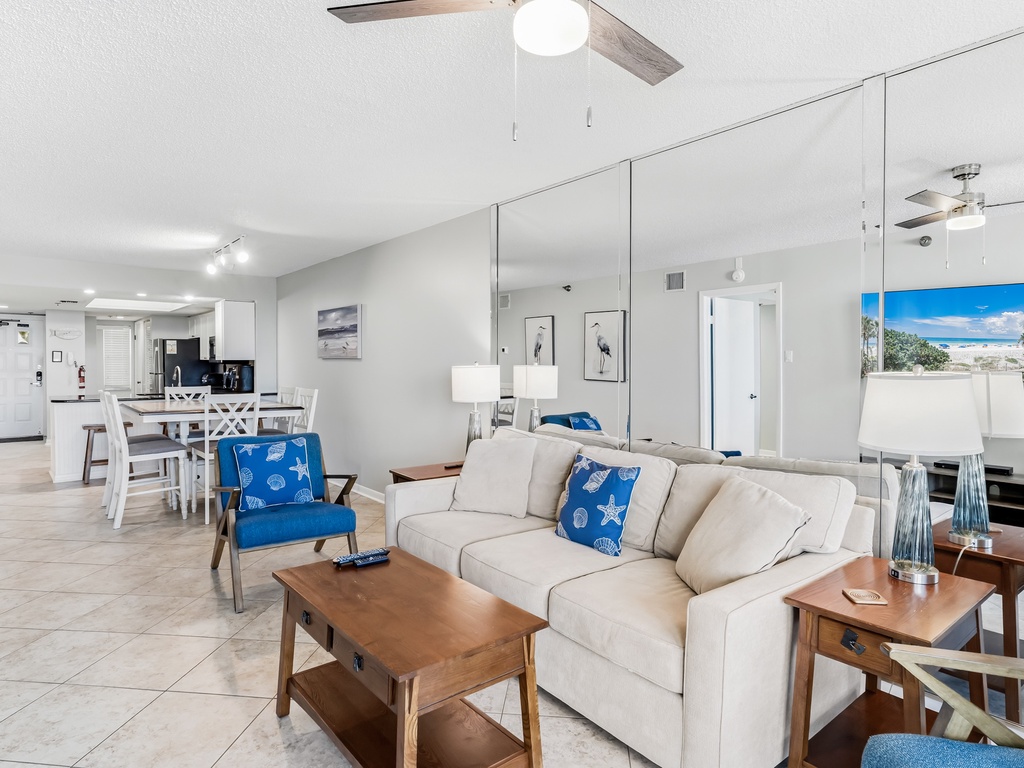 JC Resorts Hamilton House Living Room Indian Rocks Beach-3(2048 Pixels)9