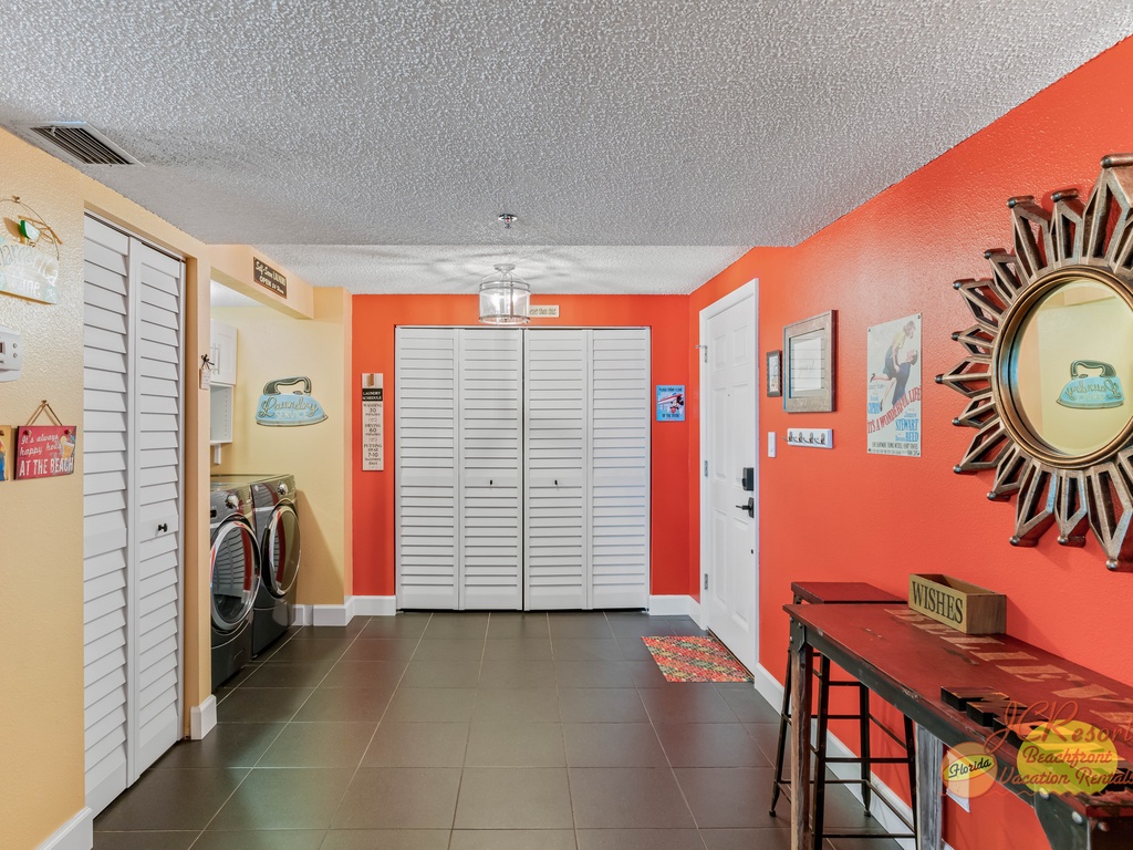 Beach Palms 409 Entry