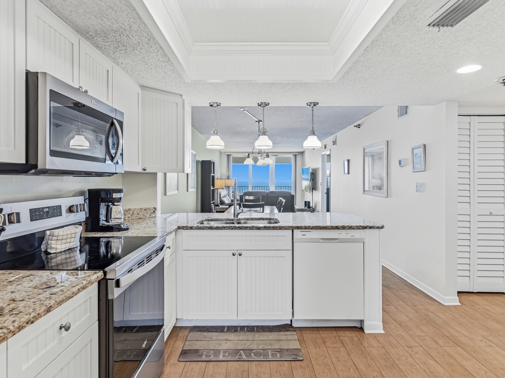 JC Resorts Hamilton House 302 Kitchen Indian Rocks Beach-2(2048 Pixels)18