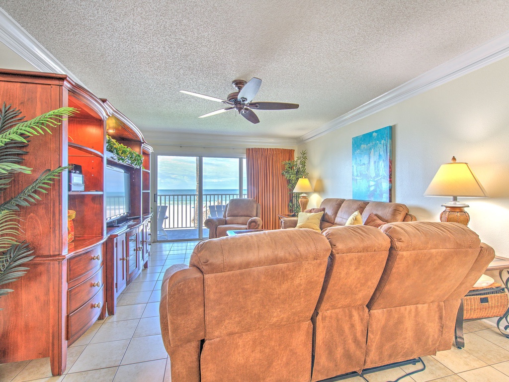 JC Resorts Redington Shores Sea Oats 106 Living room 1