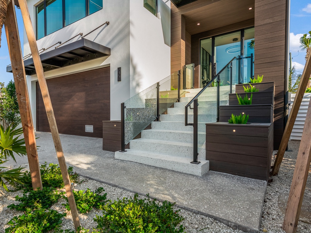 Knot A Basic Beach House - Lido Key Vacations