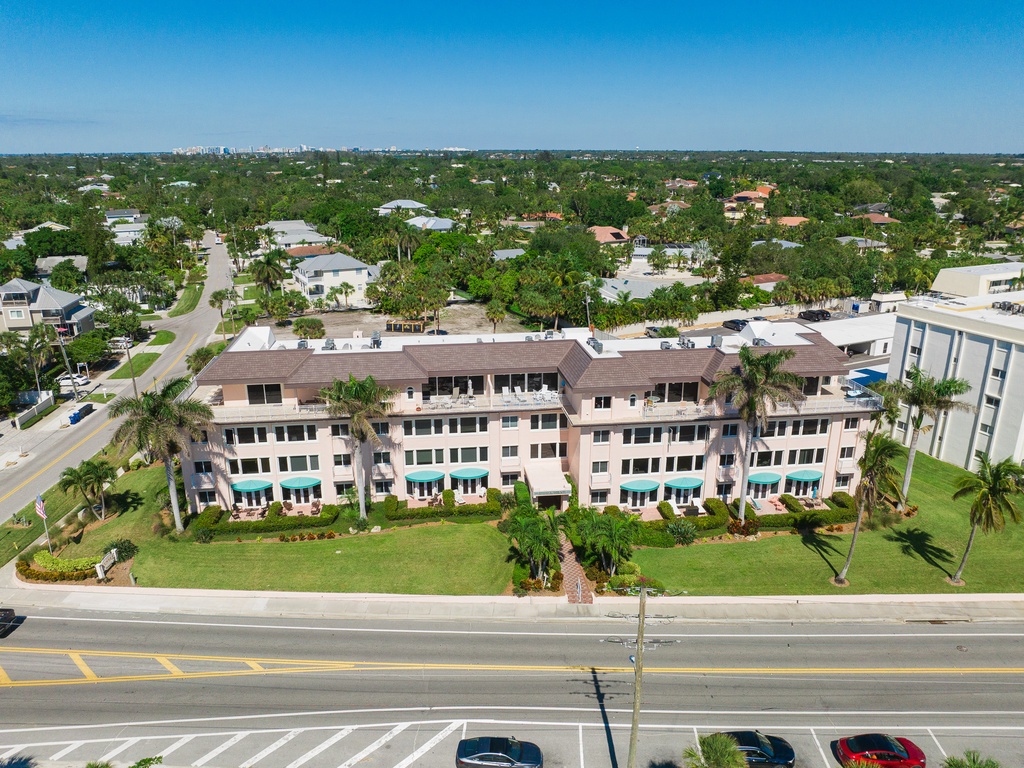 Sunset Royale - Tropical Sands Accommodations