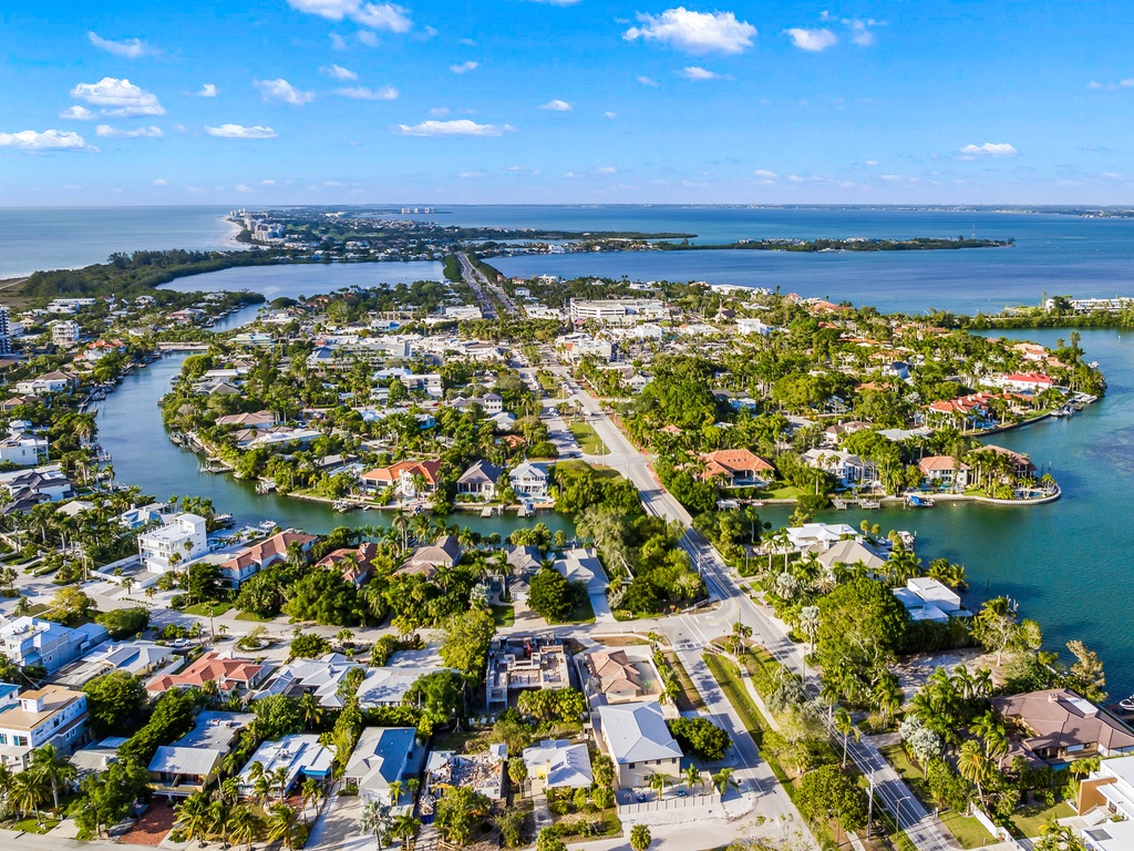 The Pink Flamingo - Lido Key Vacations