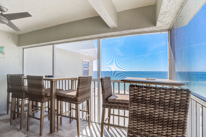 Screened-In Lanai with chairs