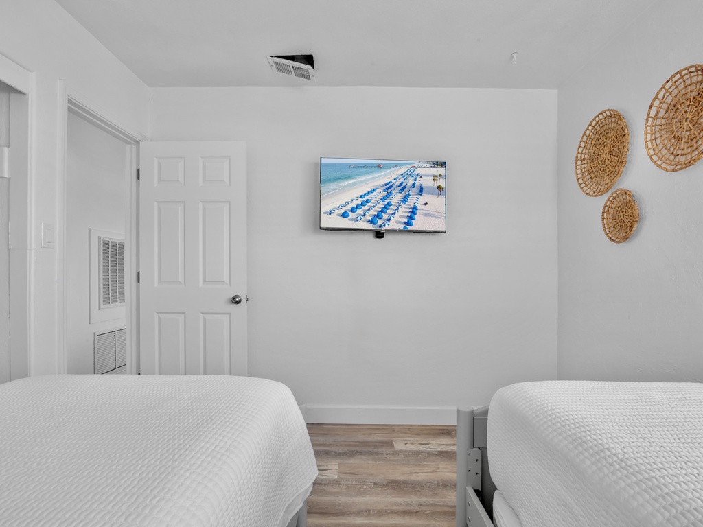 Second Bedroom, Two twin beds