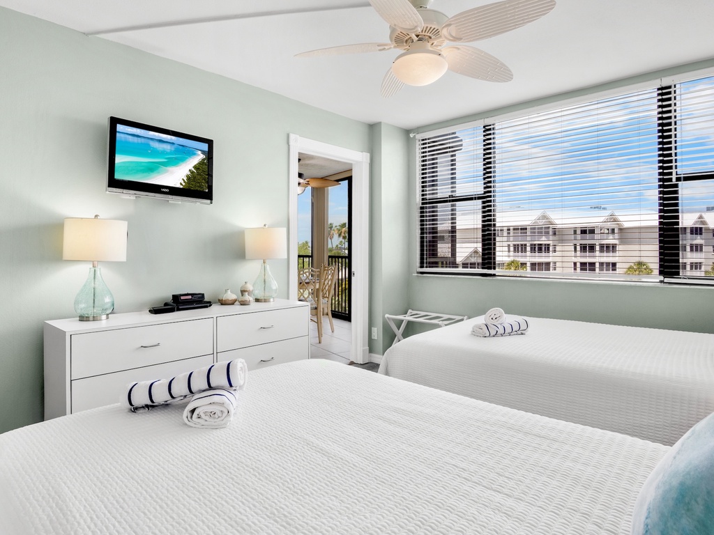 Harbor Towers Unit 415 by Tropical Sands Accommodations