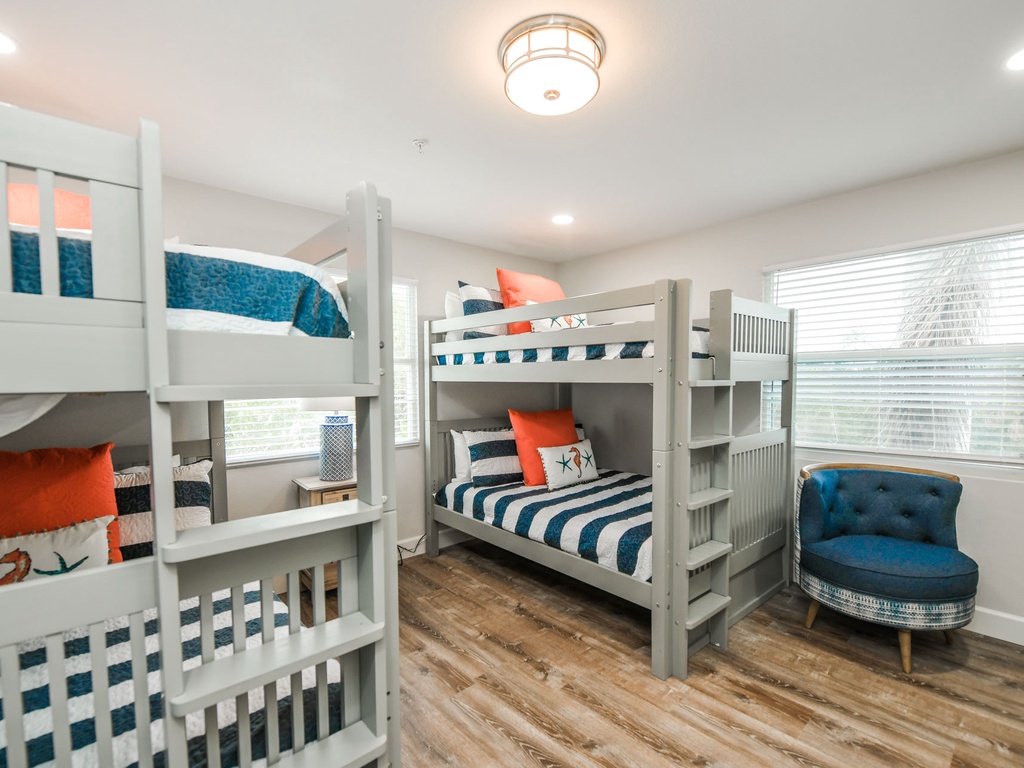 East Unit - Third Bedroom - Two Full Bunks