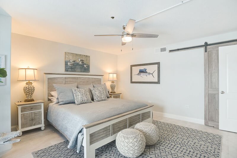 Master Bedroom, King Bed
