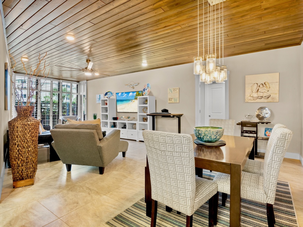 Harbor Towers 111 by Tropical Sands Accommodations