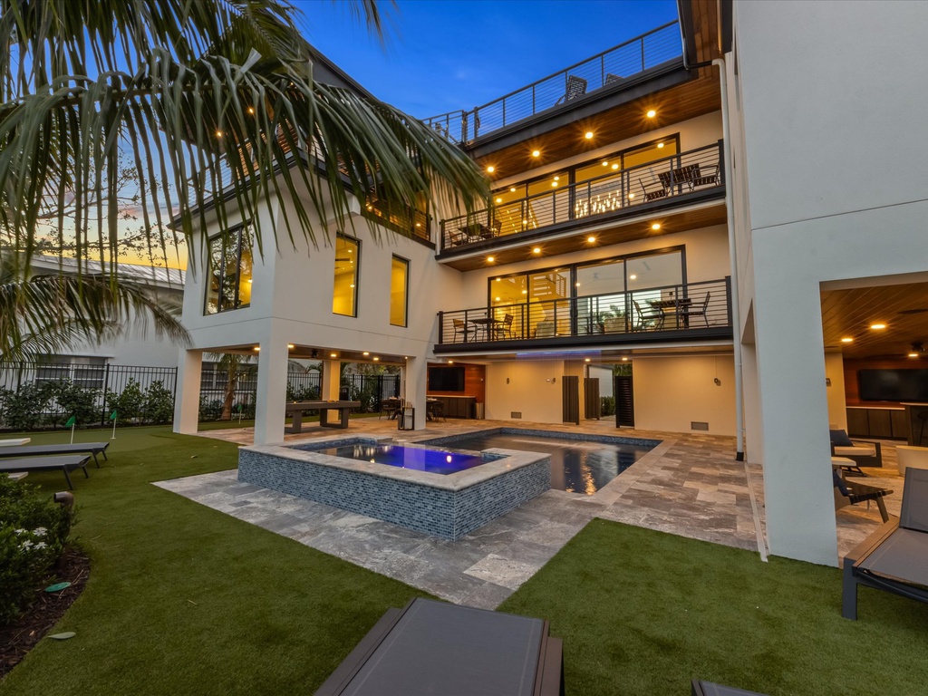 Lido Luxe Estate by Lido Key Vacations