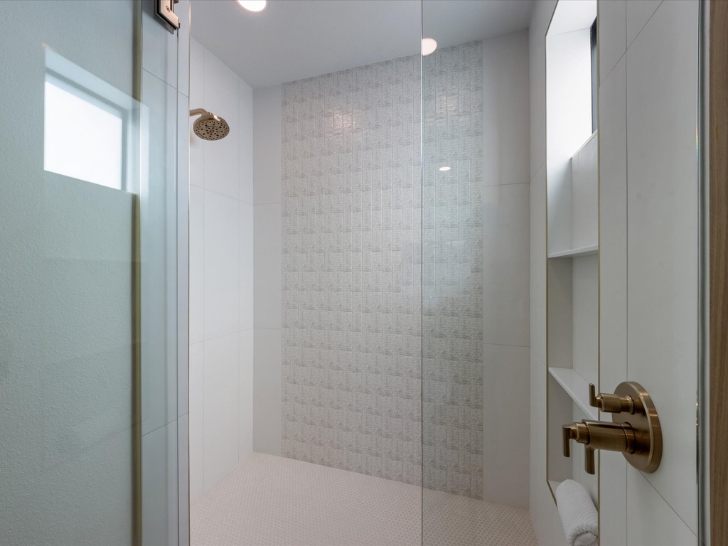 Fifth Bathroom, Ensuite