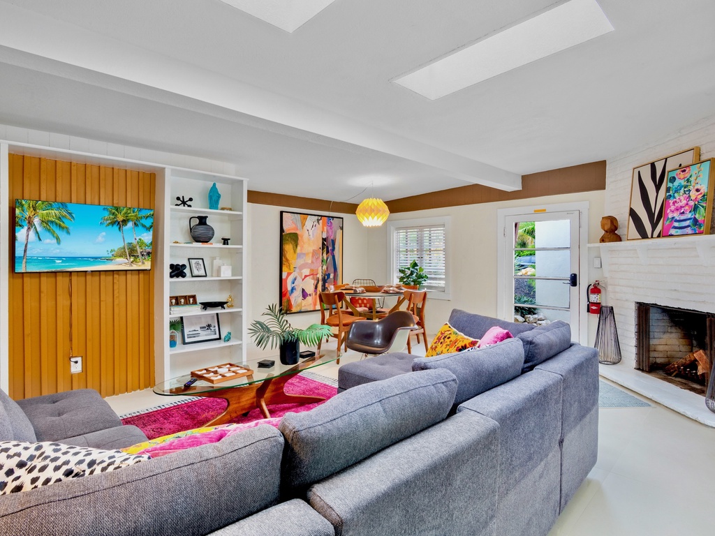 Guest House, Living Space