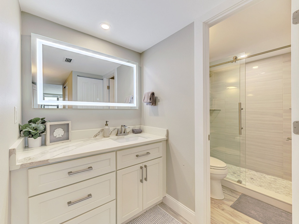 Primary Bathroom, Ensuite