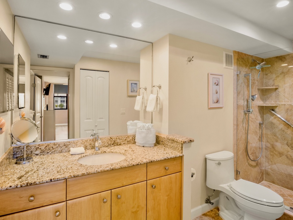 Harbor Towers Unit 415 by Tropical Sands Accommodations