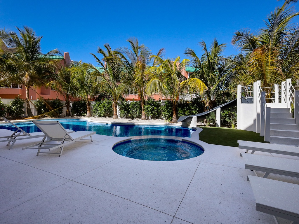 Private Pool and Spa