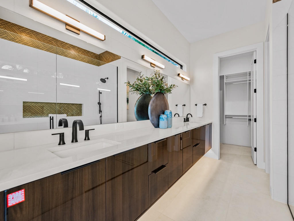 Primary Bedroom, Ensuite Bathroom