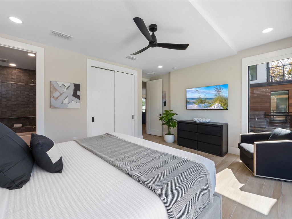 Third Bedroom, King