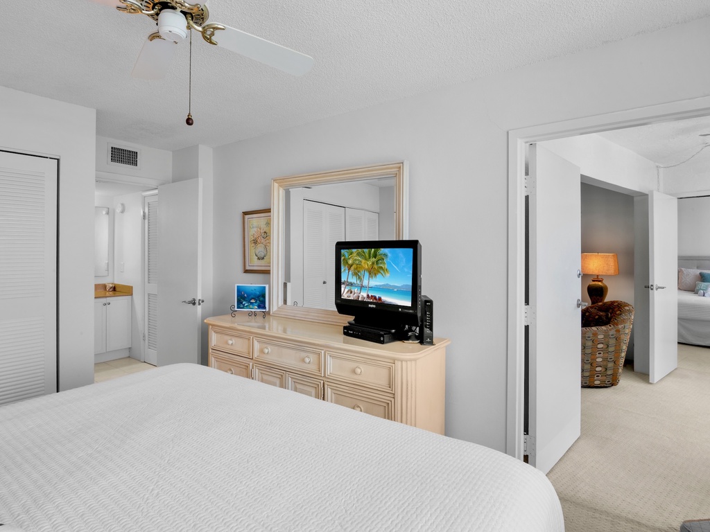 Harbor Towers Unit 525 by Tropical Sands Accommodations