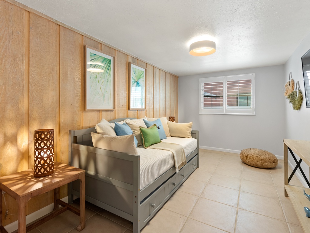 Second Bedroom - Twin Trundle